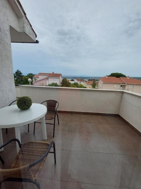 Apartamento de 2 dormitorios con terraza y vistas al mar (4 adultos)