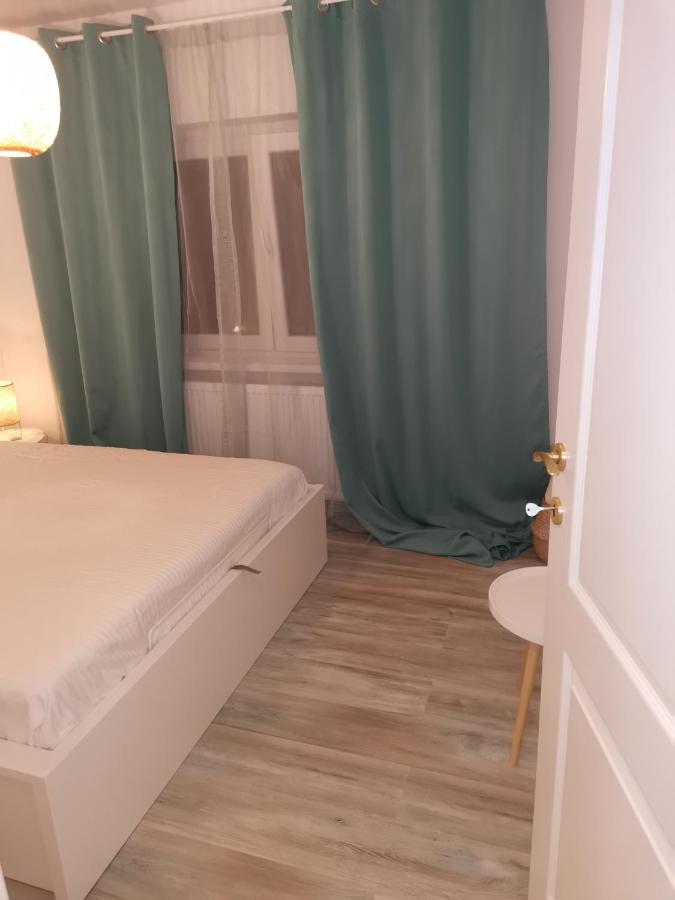 B&B Craiova - Bloom Box Apartments - Bed and Breakfast Craiova