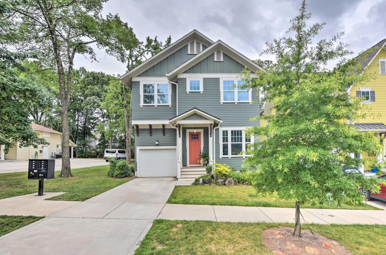 B&B Charlotte - Modern Charlotte Home about 4 Mi to Downtown! - Bed and Breakfast Charlotte