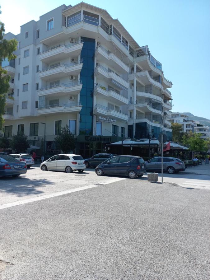 Lungomare Apartament Sea View - Bed and Breakfast Vlorë