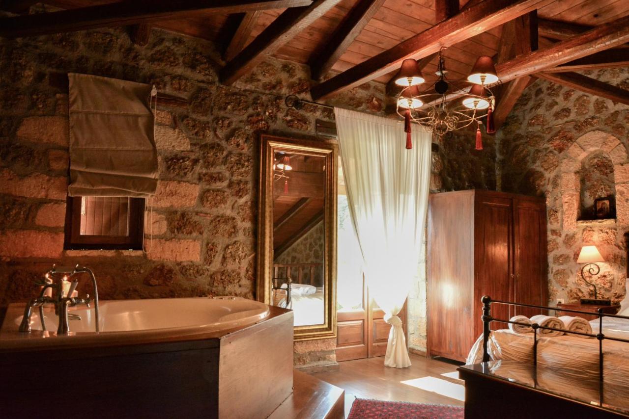 Luxury Suite with Spa Bath and Fireplace