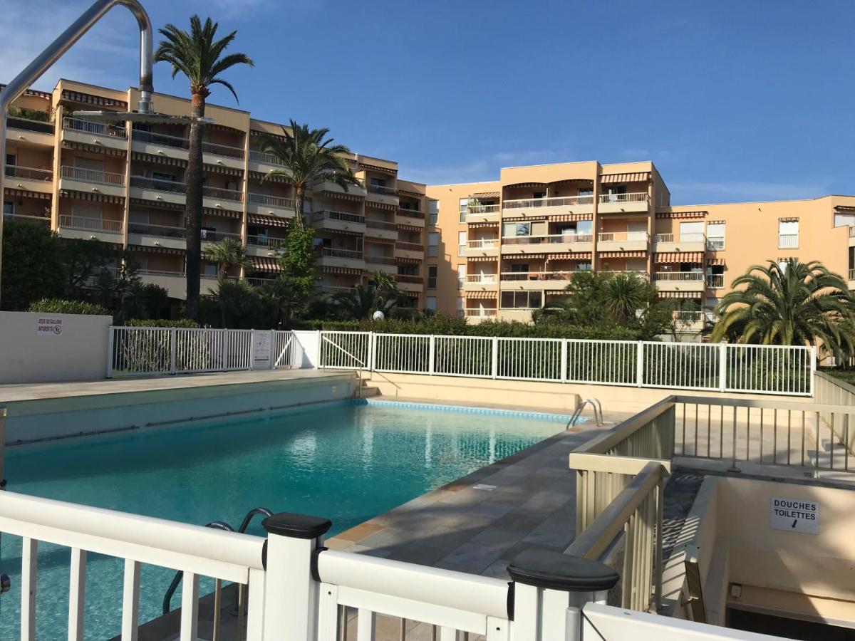 Golfe Juan, quiet apartment with pool, near the beach - Ferienwohnung Vallauris