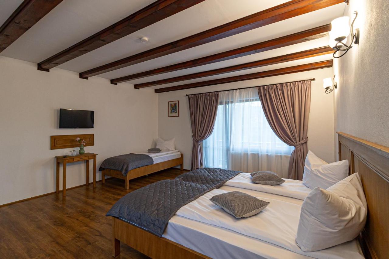 Triple Room with Garden View