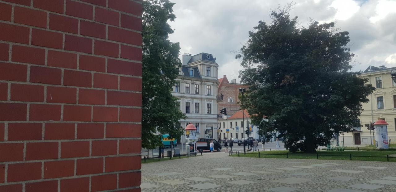 Astronomiczny apartament , mieszkanie 2 pokojowe. Parking. - B&B Toruń
