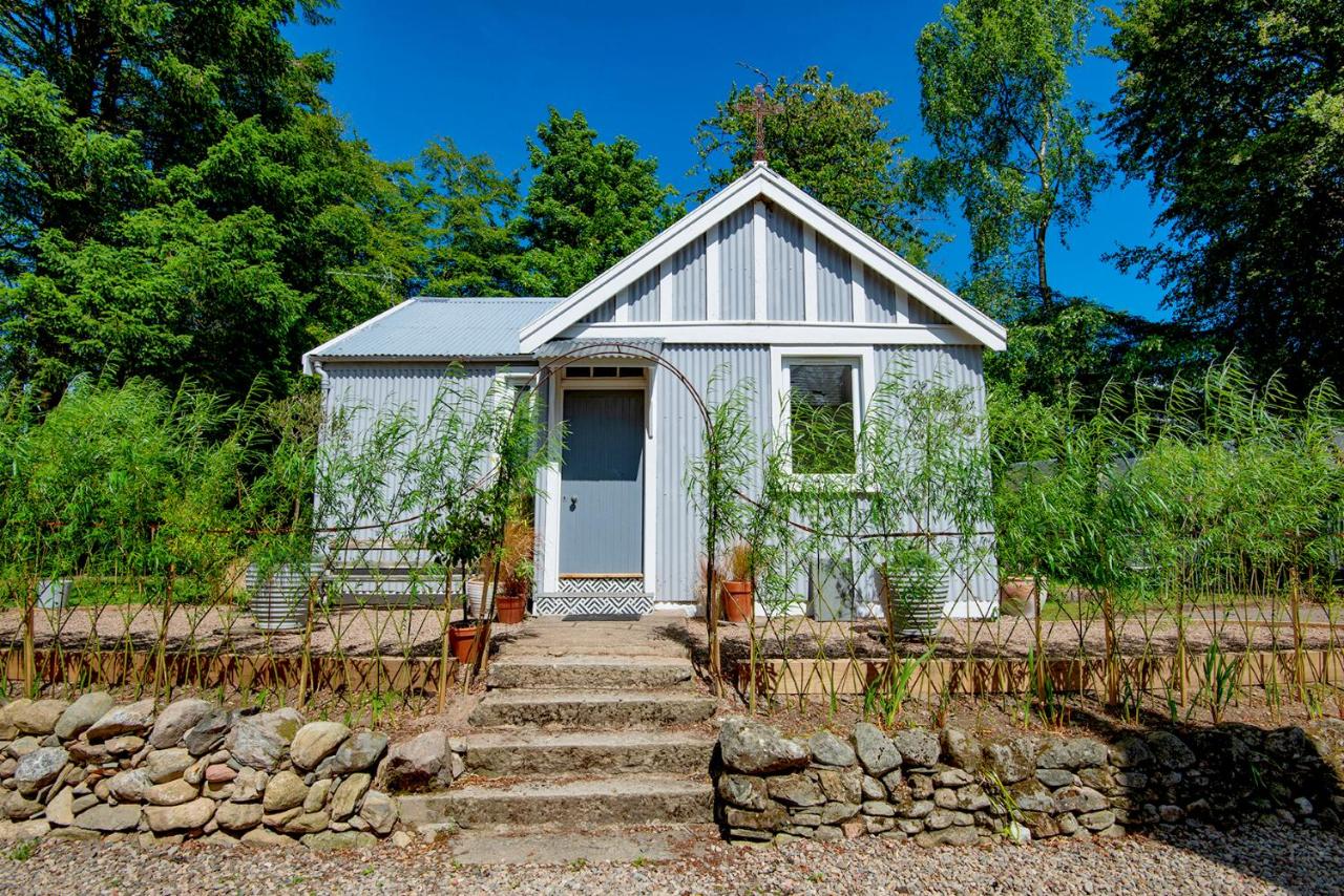 B&B Glenogil - Tin Cabin in peaceful Angus glen - Bed and Breakfast Glenogil