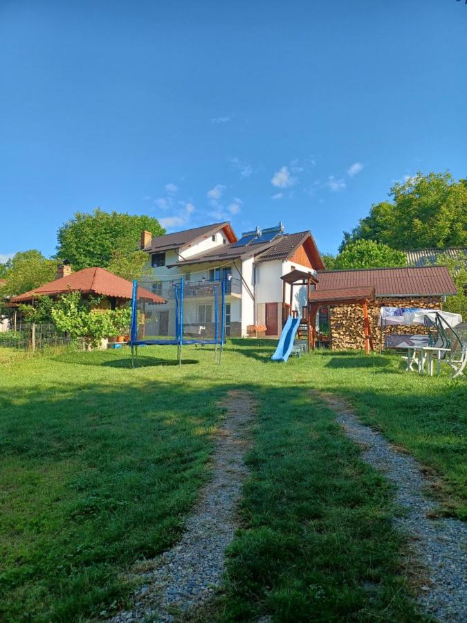 B&B Căpățânenii Ungureni - Casa Mariana - Bed and Breakfast Căpățânenii Ungureni