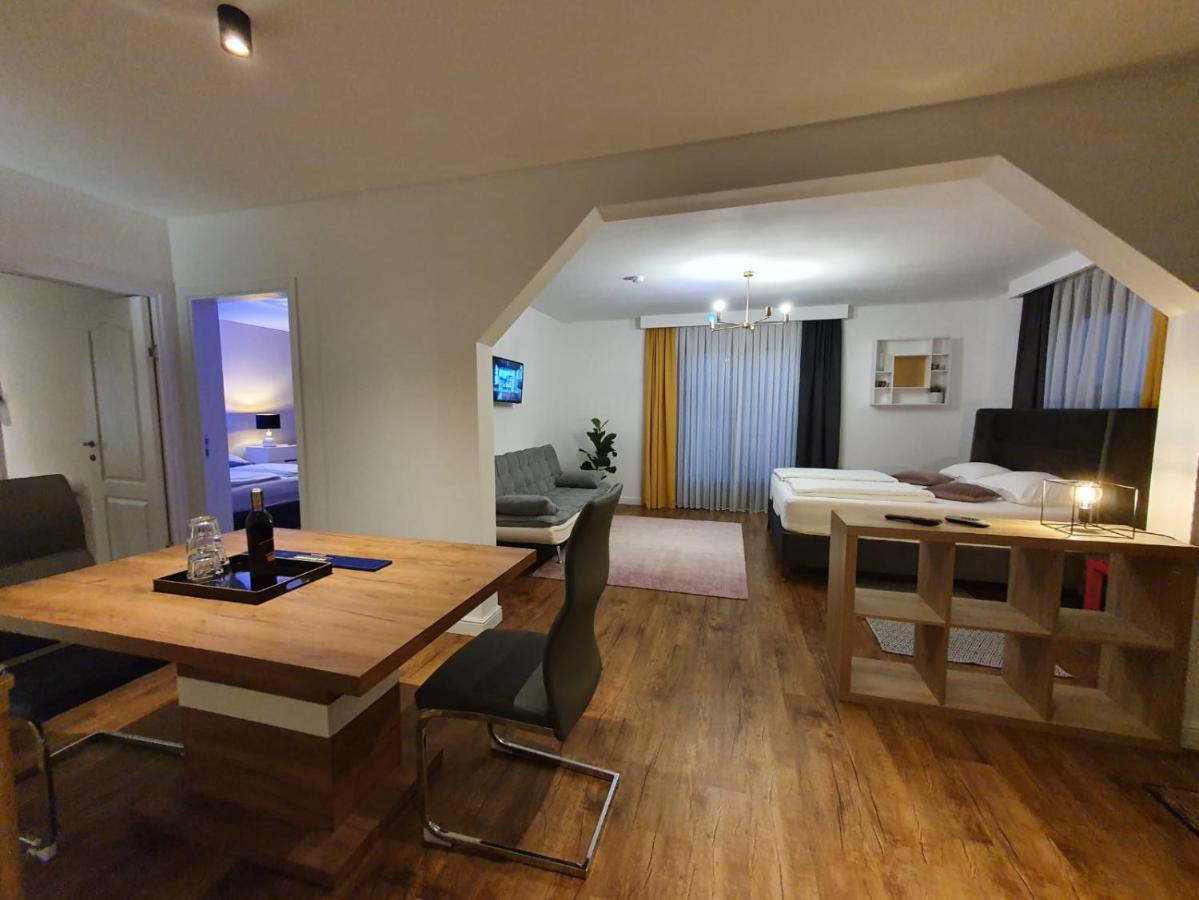 Deluxe Family Suite
