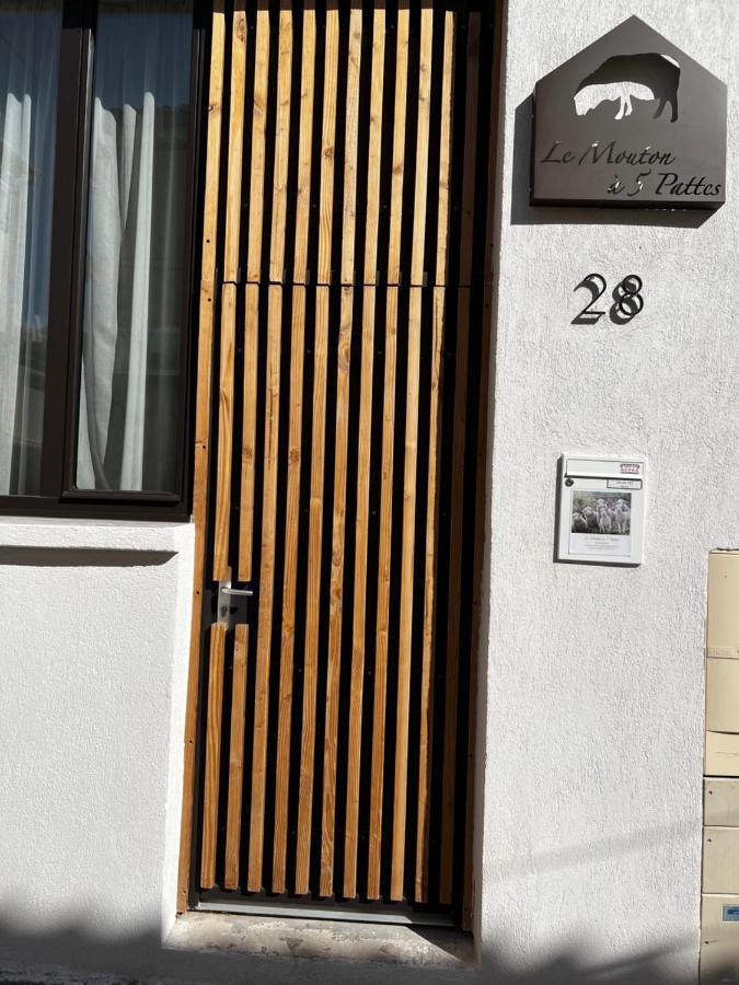 Le Mouton à 5 Pattes Aubagne-Cassis-Aix en Provence - B&B