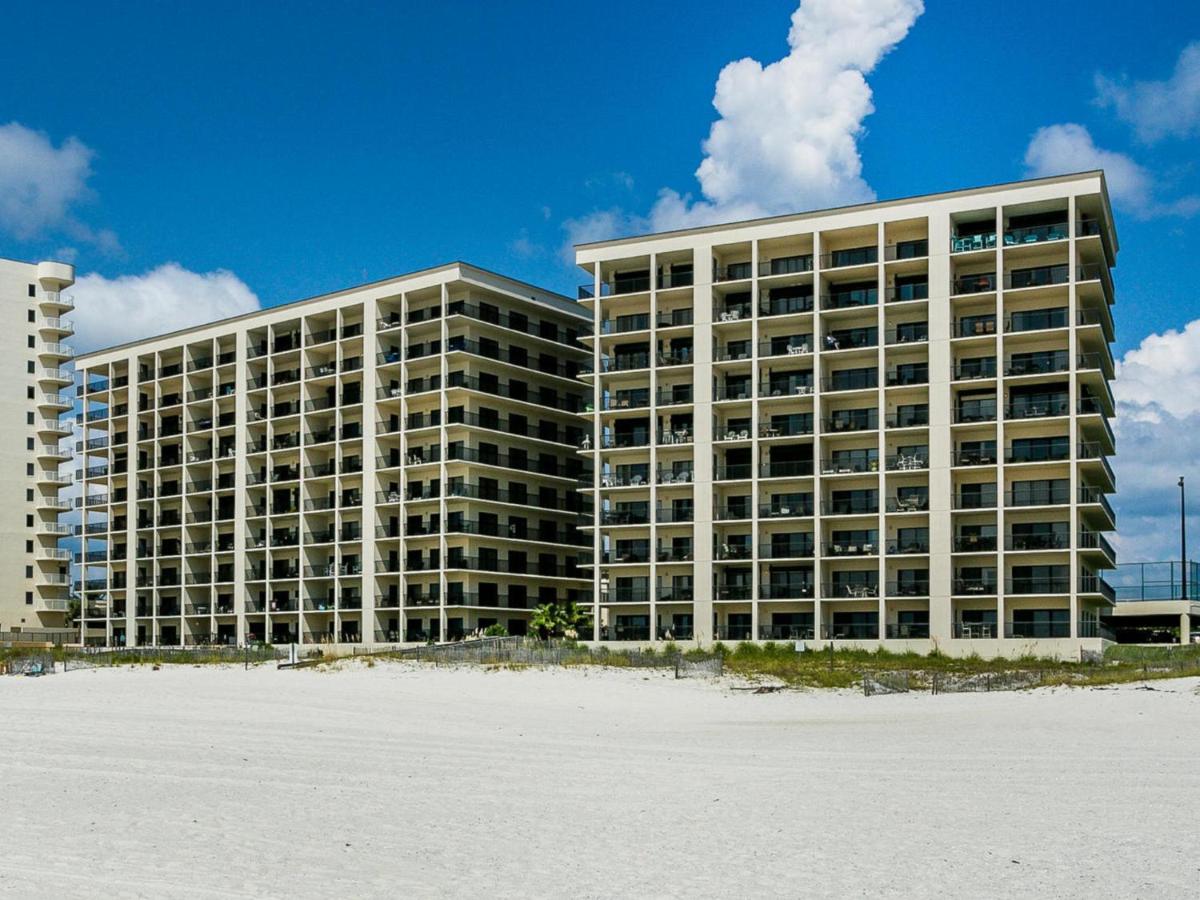 Three-Bedroom Apartment with Ocean View