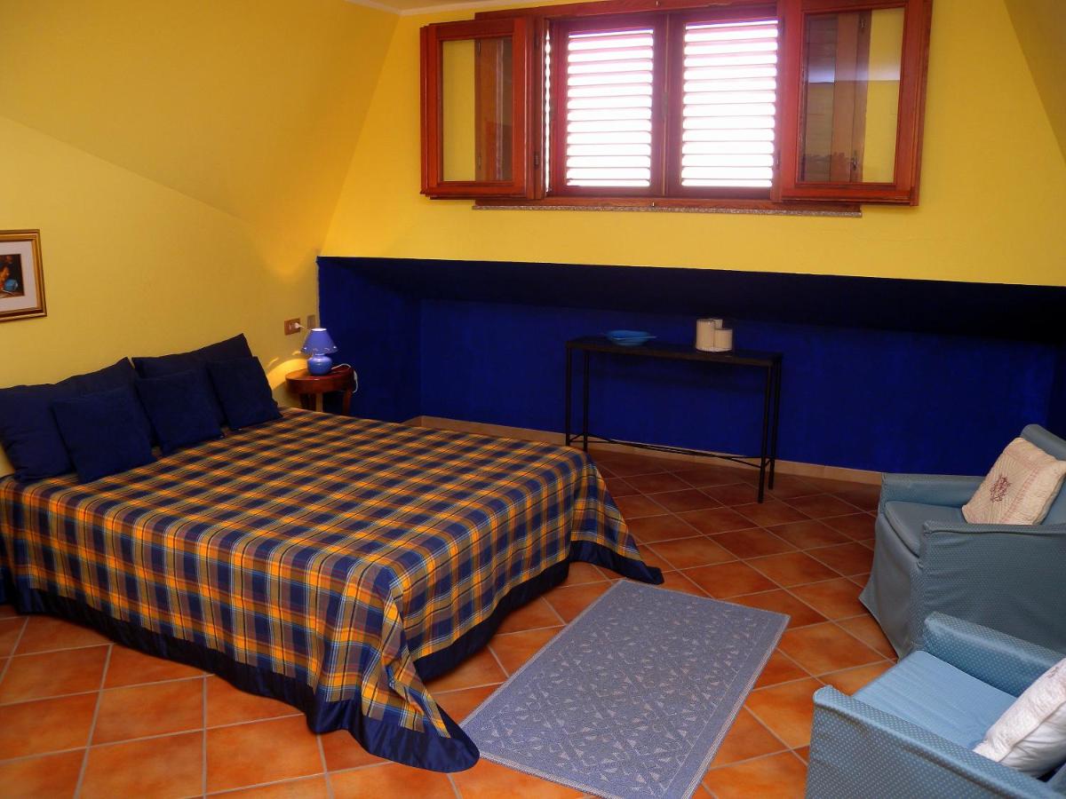 Deluxe Double Room (2 Adults + 1 Child)