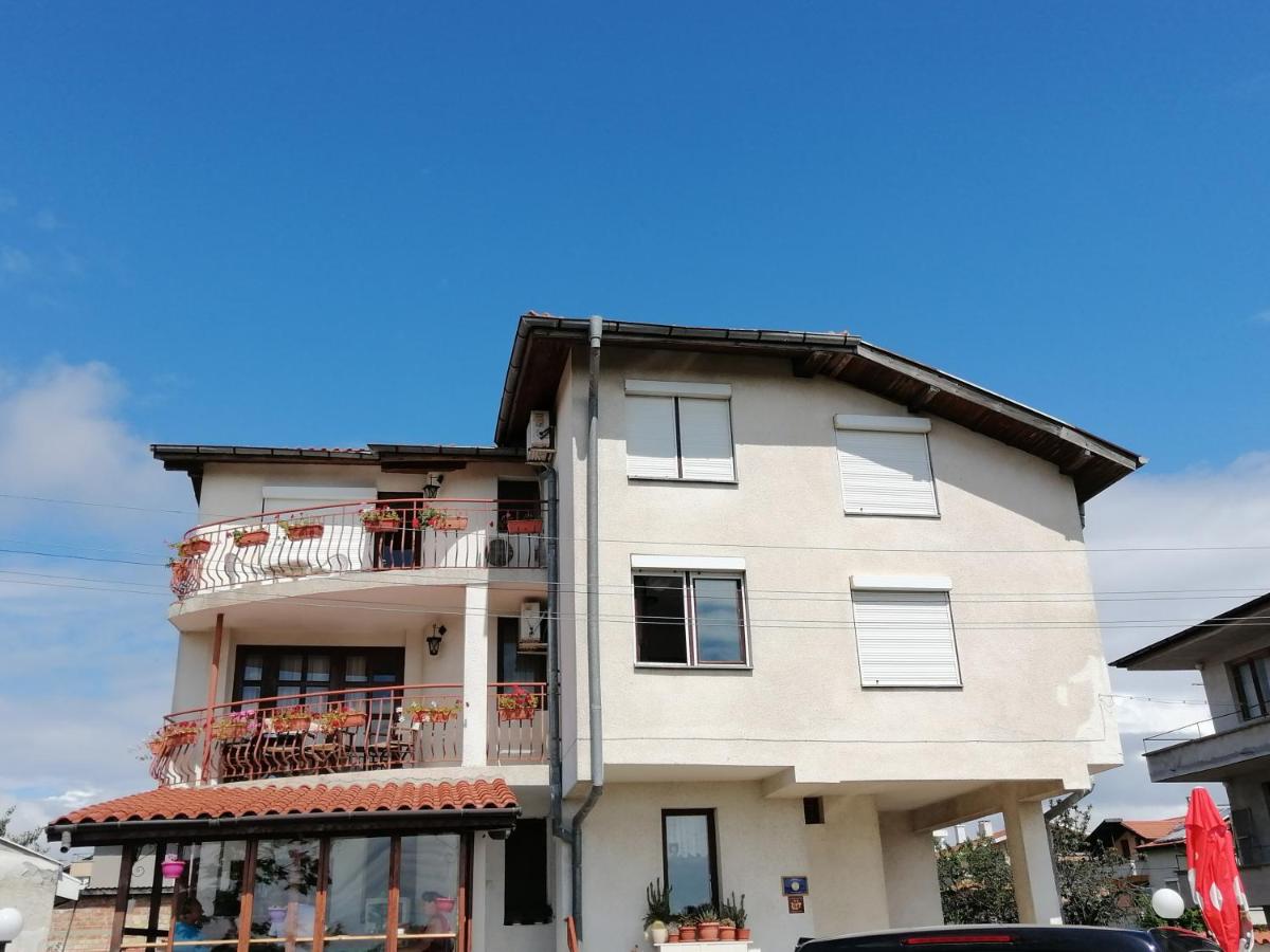 Ianakiev Guest House - B&B