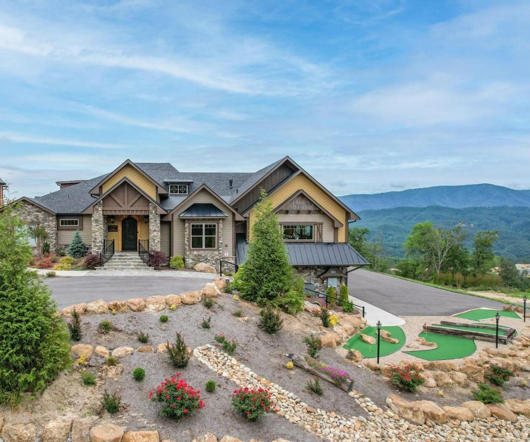 Tennessee Whiskey, Indoor Pool, Amazing Views, Theater Room, Hot Tub, 5 Star Luxury! - B&B Sevierville