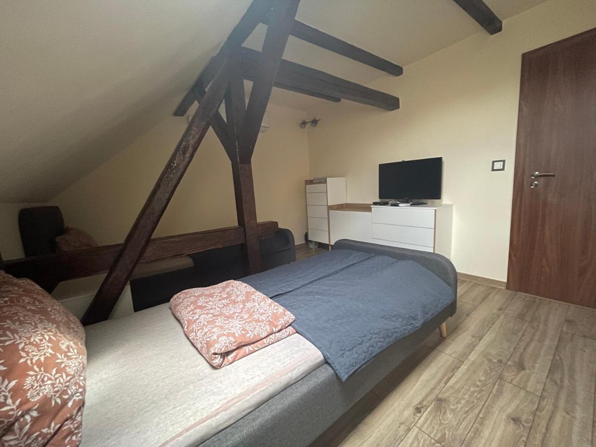 Twin Room with Private External Bathroom