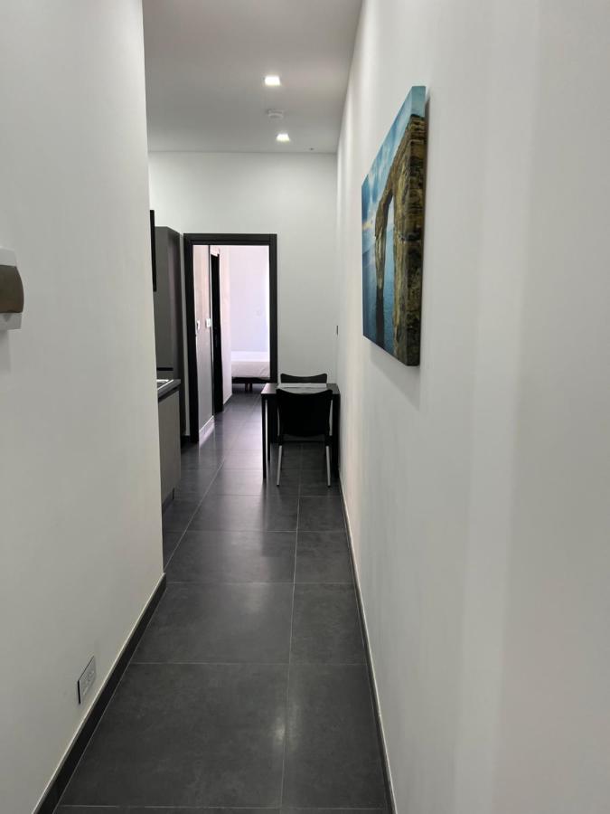 Cosy & Modern Top Floor 1-bedroom Apartment - B&B