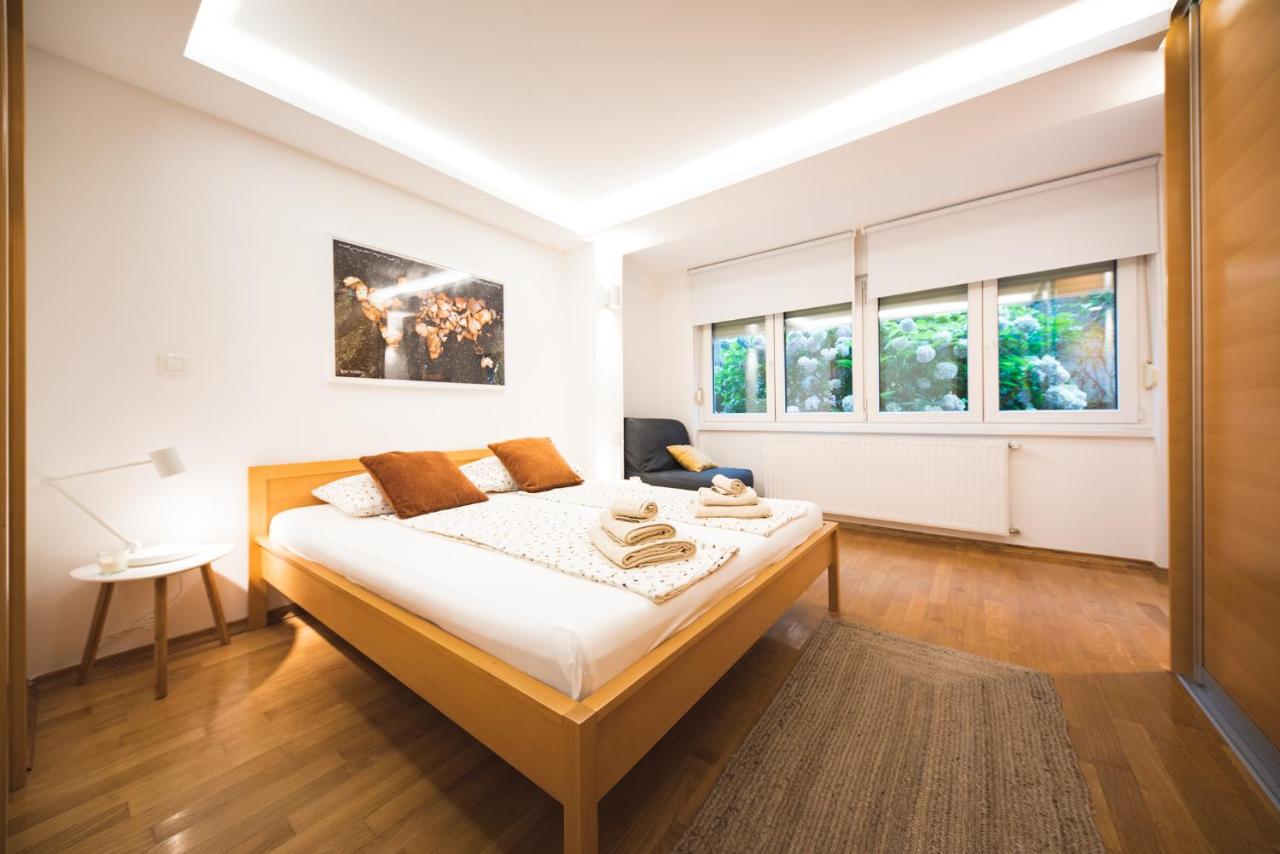 Sleep, Eat, Repeat and Park Your Car in City Center - B&B Zagabria