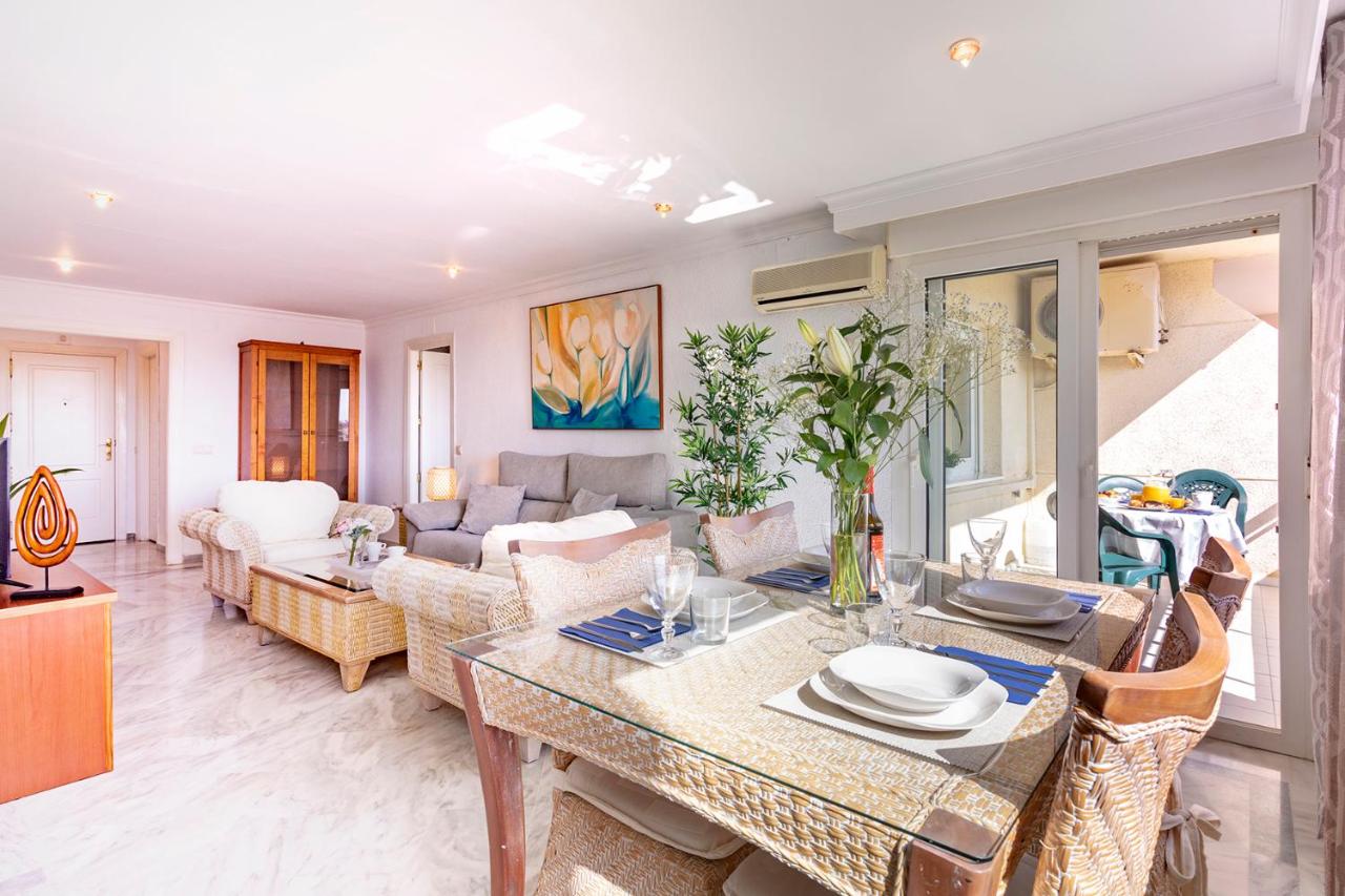 Beach and Pool Holidays at the Grand Coloso - B&B Benalmádena