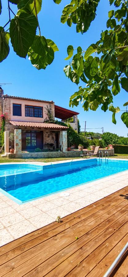 B&B Chionato - Villa Skine with private pool and garden - Bed and Breakfast Chionato