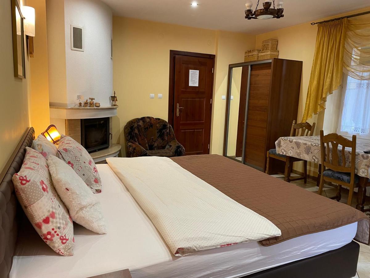 Dreibettzimmer mit eigenem Bad