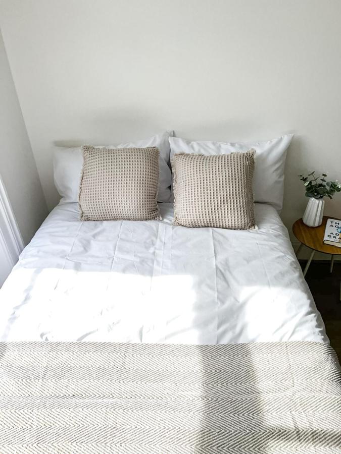 One-Bedroom Standard Apartment