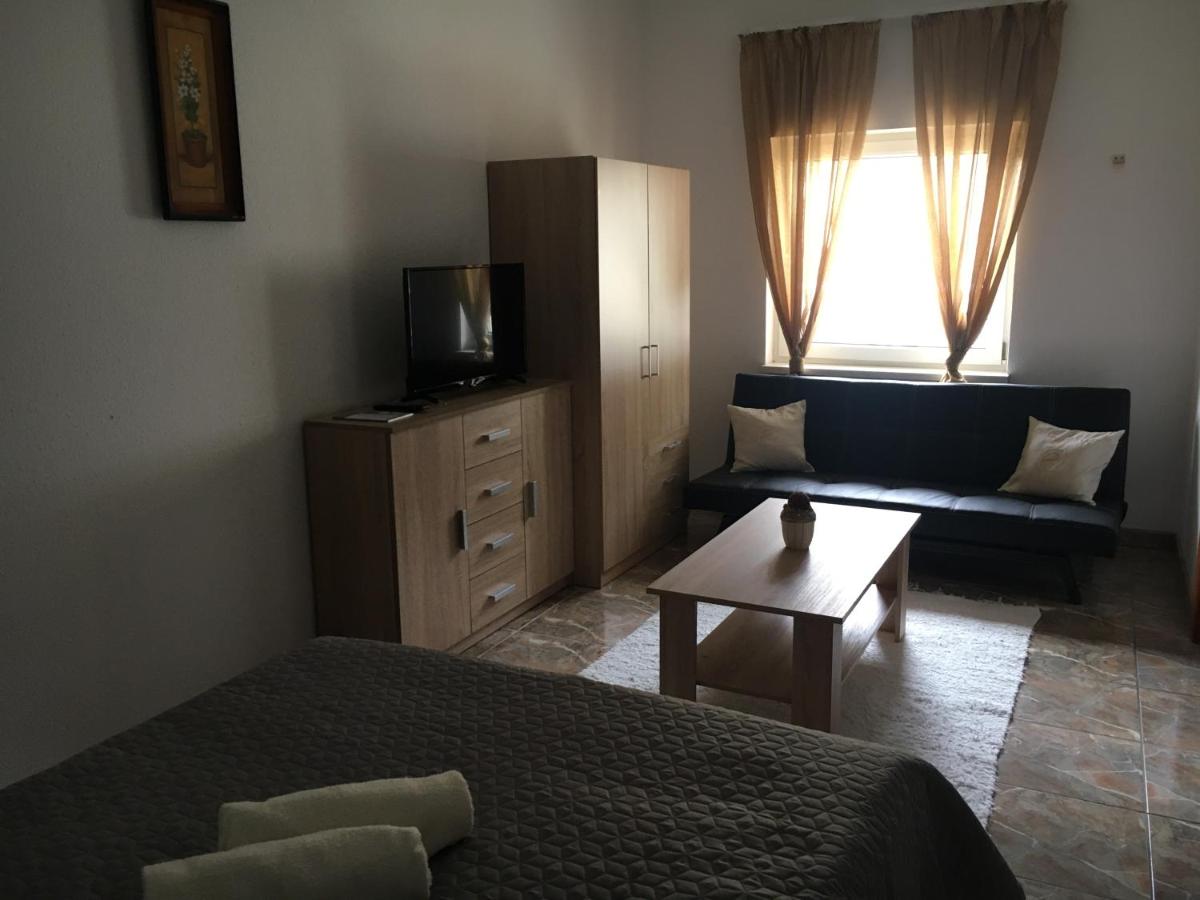 Nana Apartmanház - Chambres d’hôtes