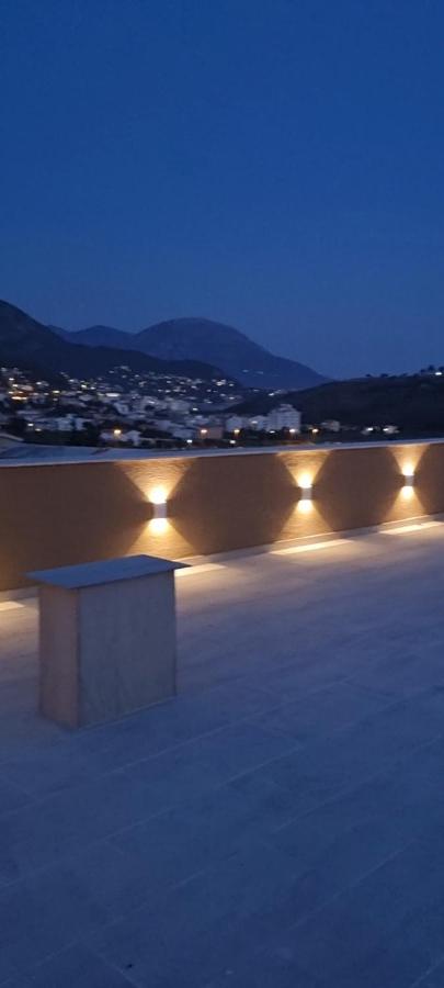 Deluxe Apartmani Vila Pejovic Sutomore - Bed and Breakfast