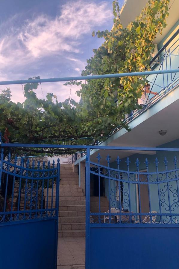 Dina House - B&B