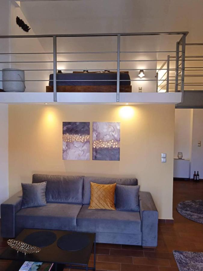 REST SUITE On The Pedestrian Street - B&B Kalávryta