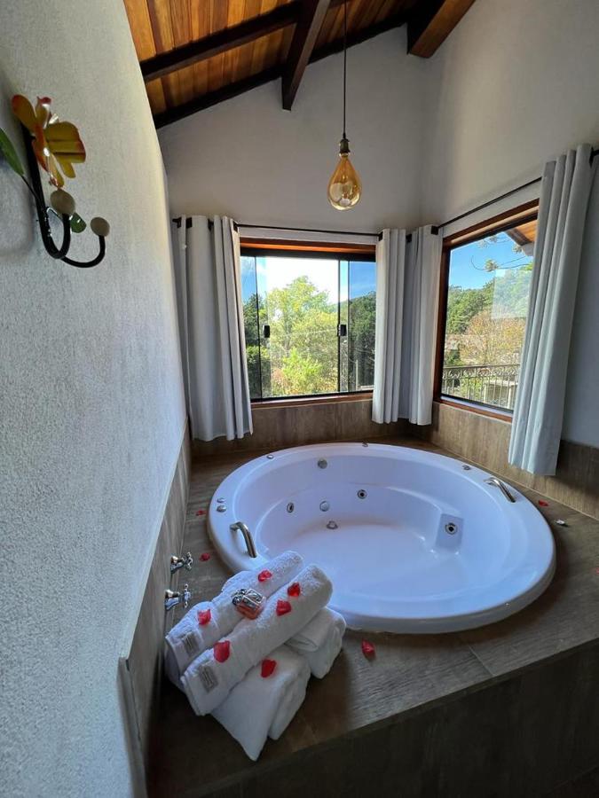 Chalés Cantinho do Sossego - Bed and Breakfast Monte Verde