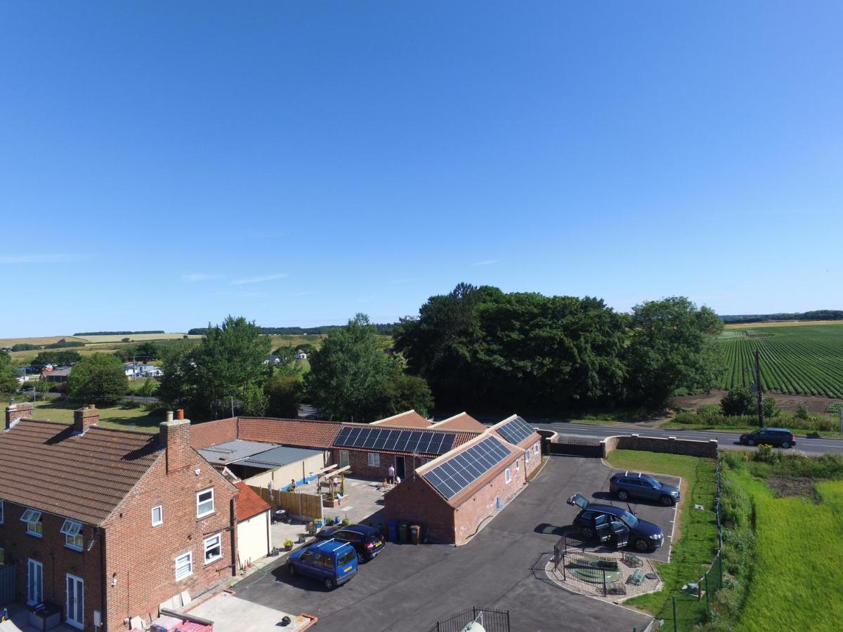 The Feed Room At Eastmoor Farm Fully Renovated Fully Equipped 2 Bed Luxury Mews Cottage 1 Mile from the Beach - Chambres d'hôtes Bridlington