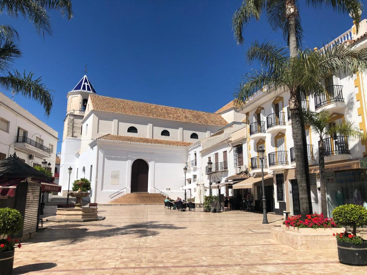 Apartment - Sleeps 4 - Parking - Garden - Pool - B&B