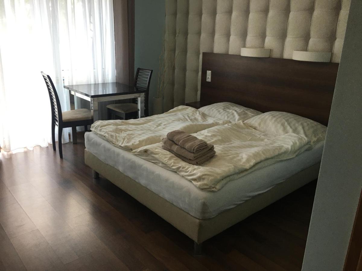 Vierbettzimmer mit Balkon