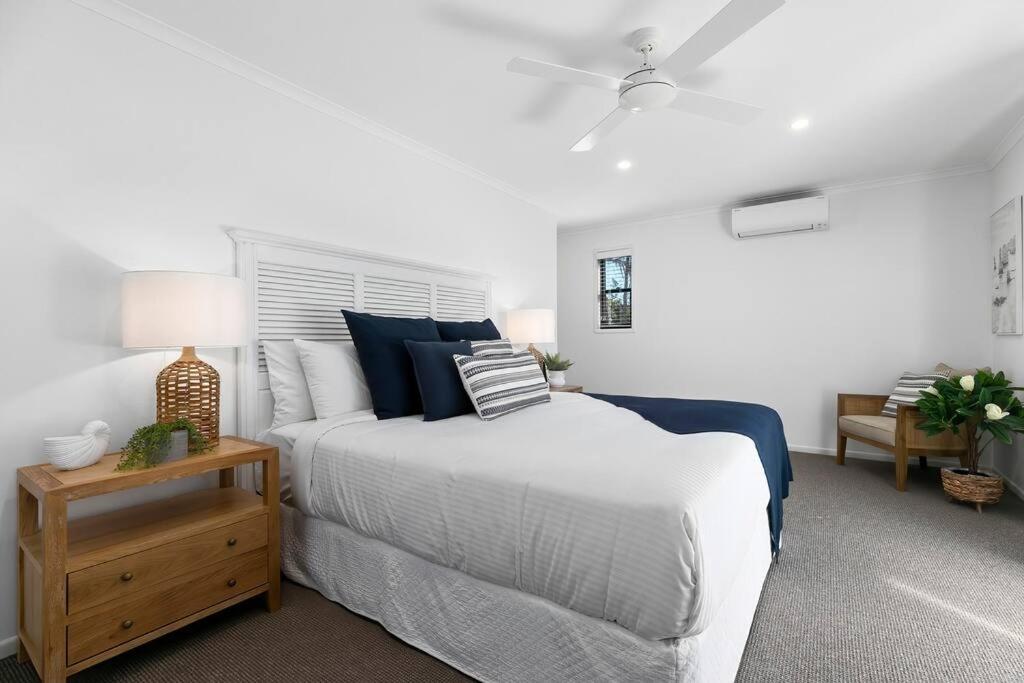 Central Tropical Oasis with Pool - B&B Noosaville