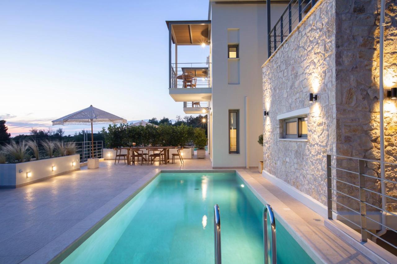 Hyades Villa A Serene Luxury Retreat - B&B Áyios Nikítas