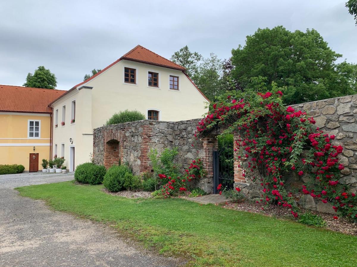 Zámek Jindřichovice - B&B