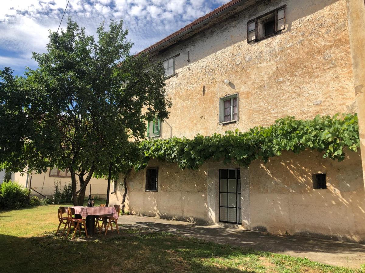 B&B Otočac - Cultural monument House Vecchia - Bed and Breakfast Otočac