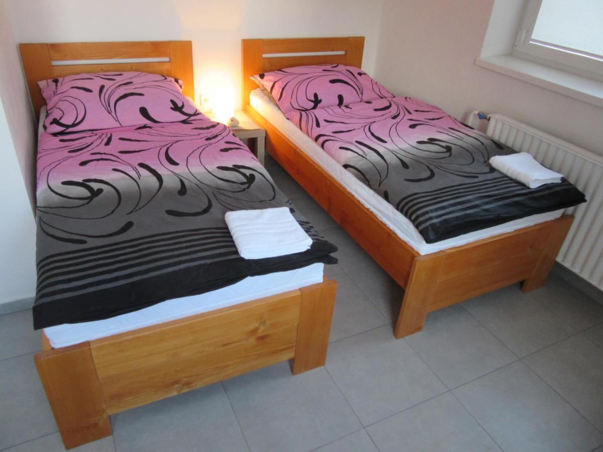 Tweepersoonskamer met 2 Aparte Bedden