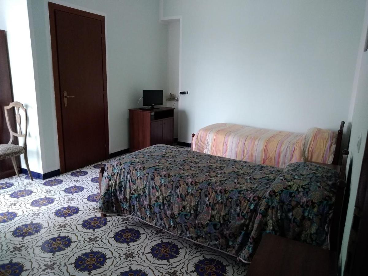 Basic Triple Room