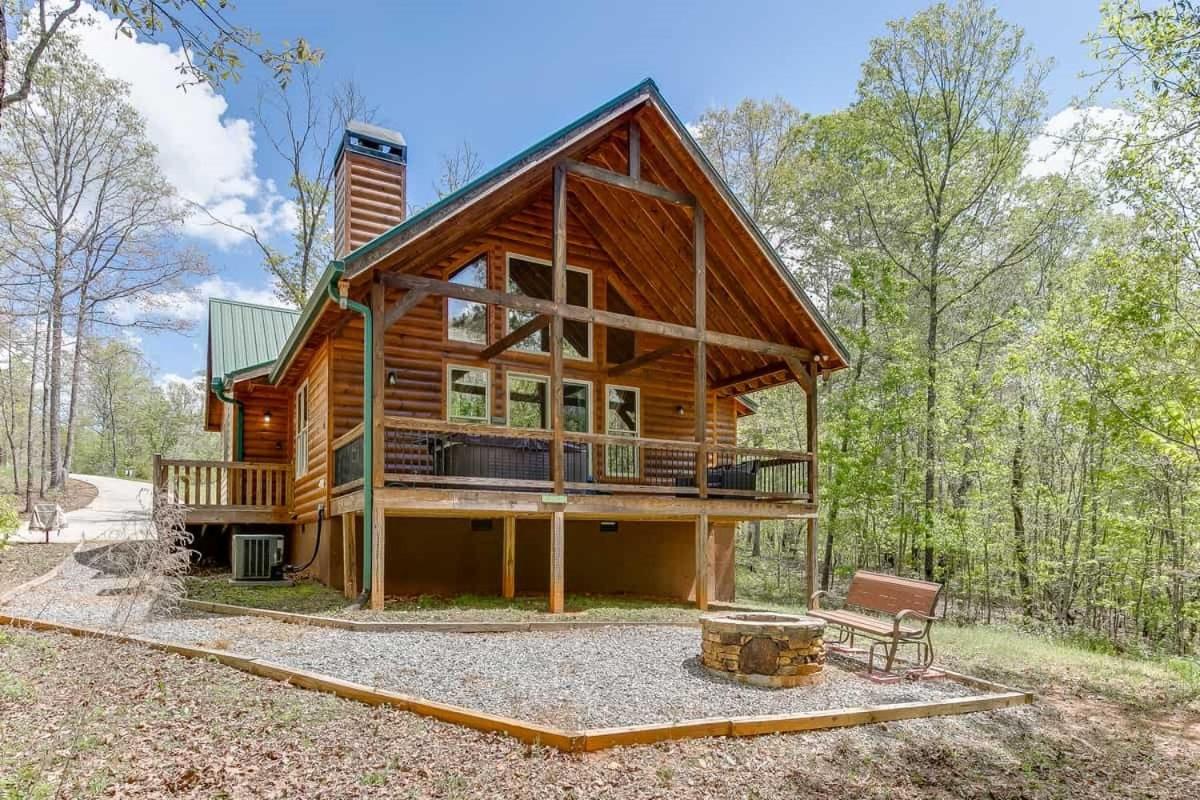 Valley Views From Romantic Cabin w Sauna - B&B