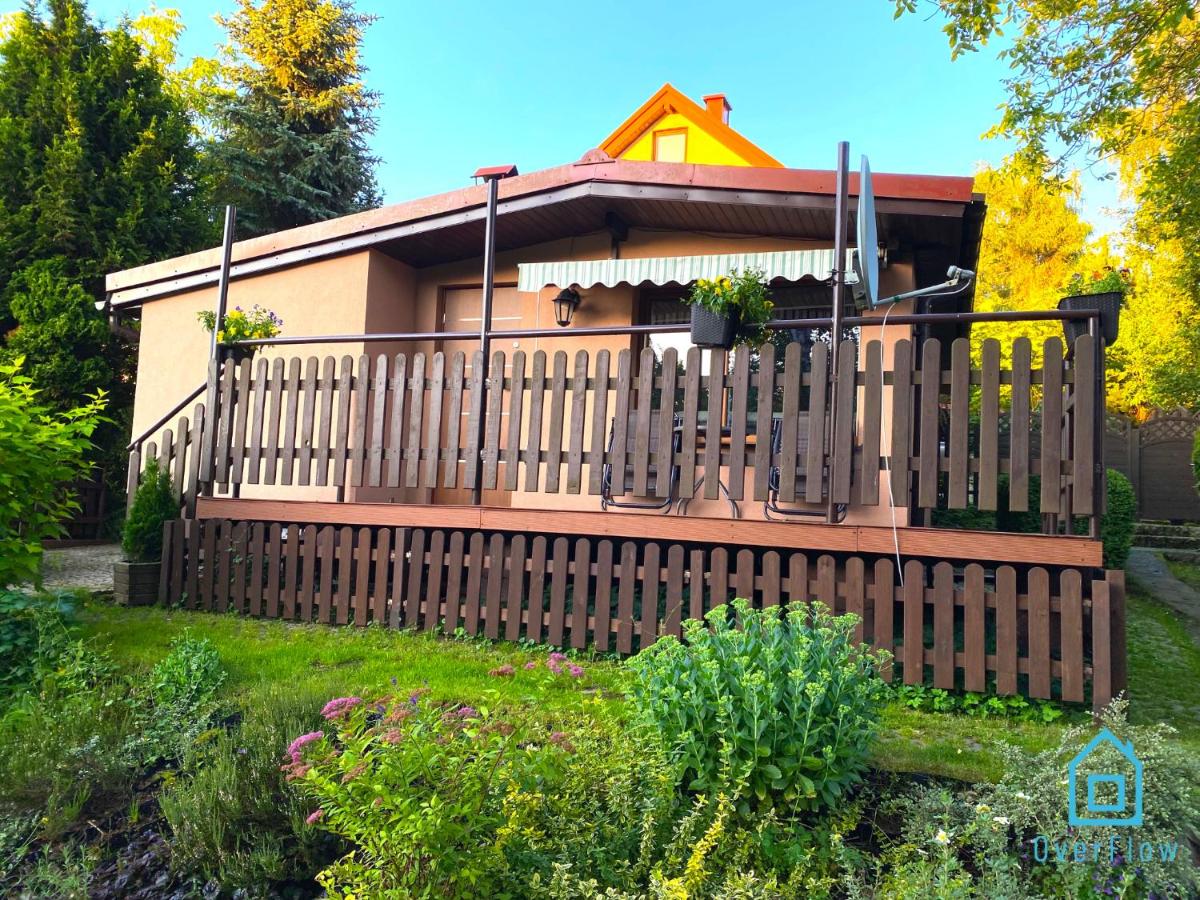Holibobos Year Round Cottage in Kamień by the Lake Only 30 Minutes from Gdańsk and Gdynia - Chambres d’hôtes