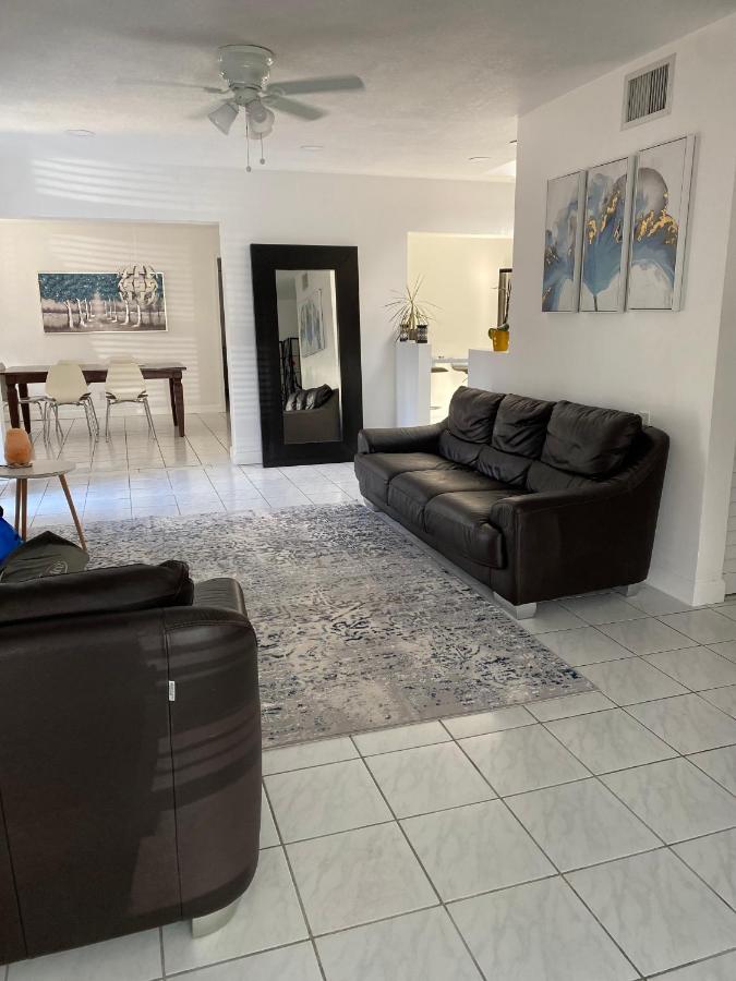 B&B Fort Lauderdale - Modern Apartments Close to Downtown and the Airport - Bed and Breakfast Fort Lauderdale