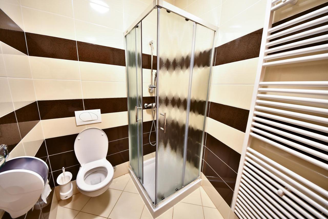 Camera Familiare con Bagno Privato