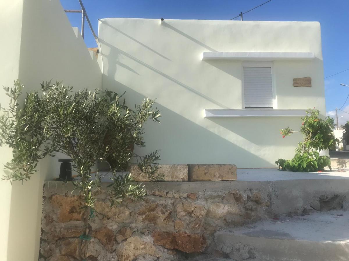 The Serene Veranda with breathtaking views - B&B Kolympári