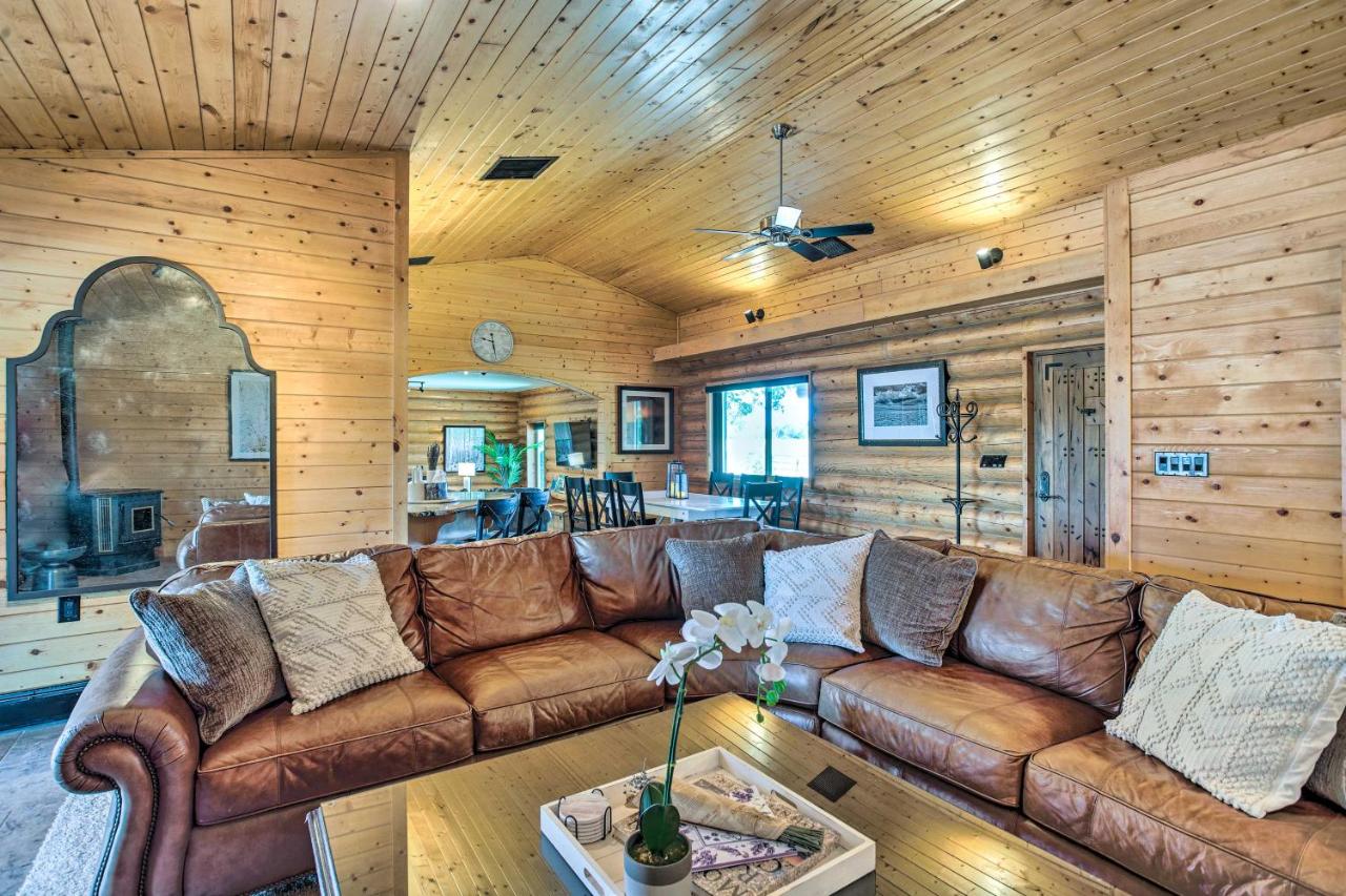Clifton Retreat with Breathtaking Mt Backdrop! - Ferienwohnung