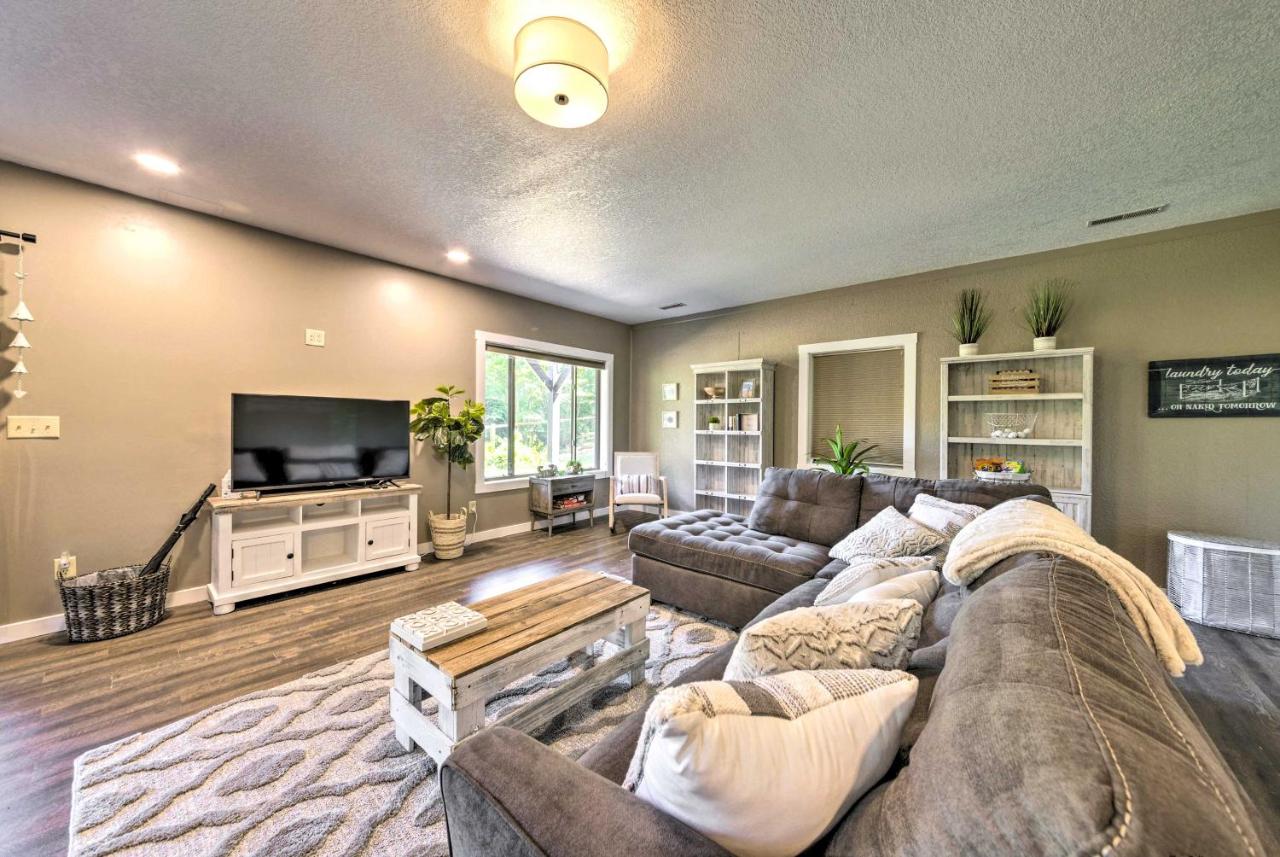 Waterfront Home Near Mark Twain National Forest - Chambres d’hôtes