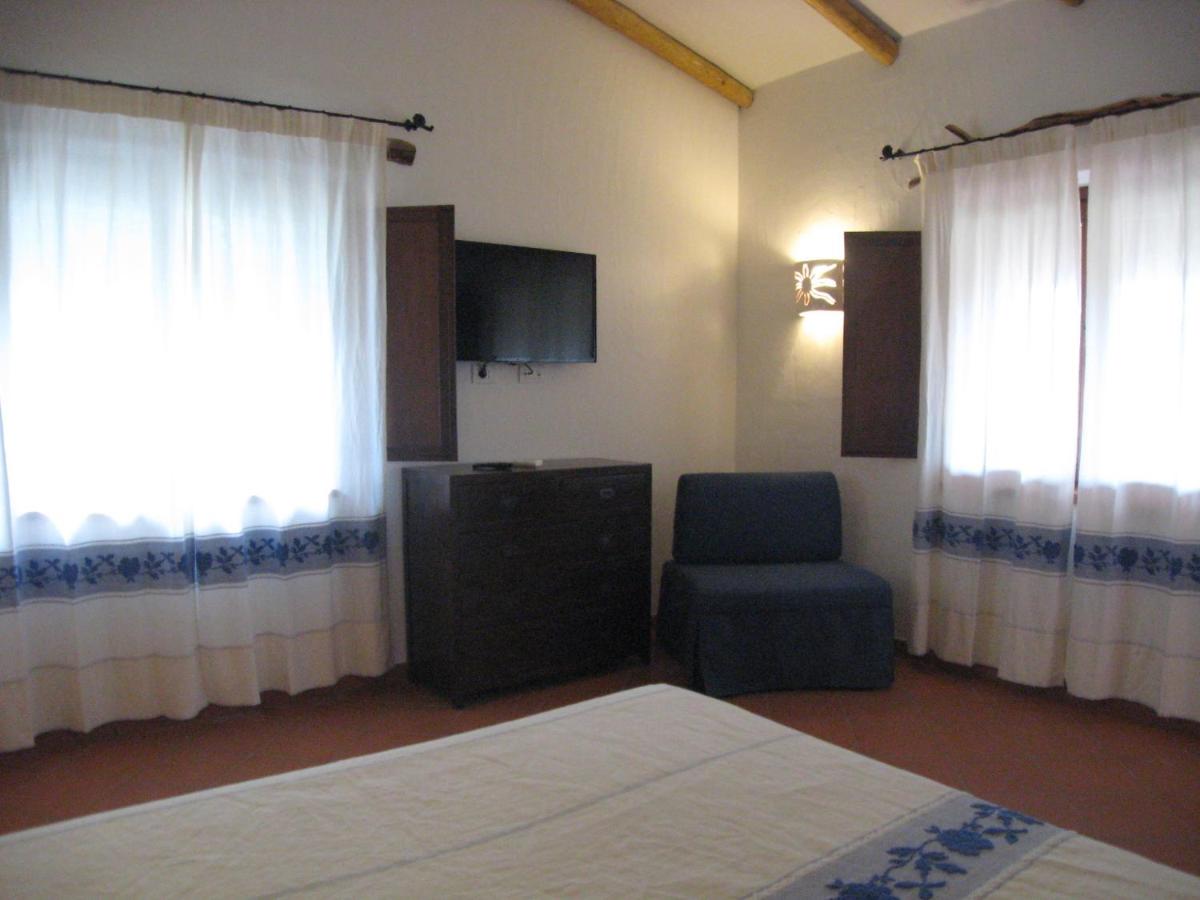 One-Bedroom Apartment with Garden View