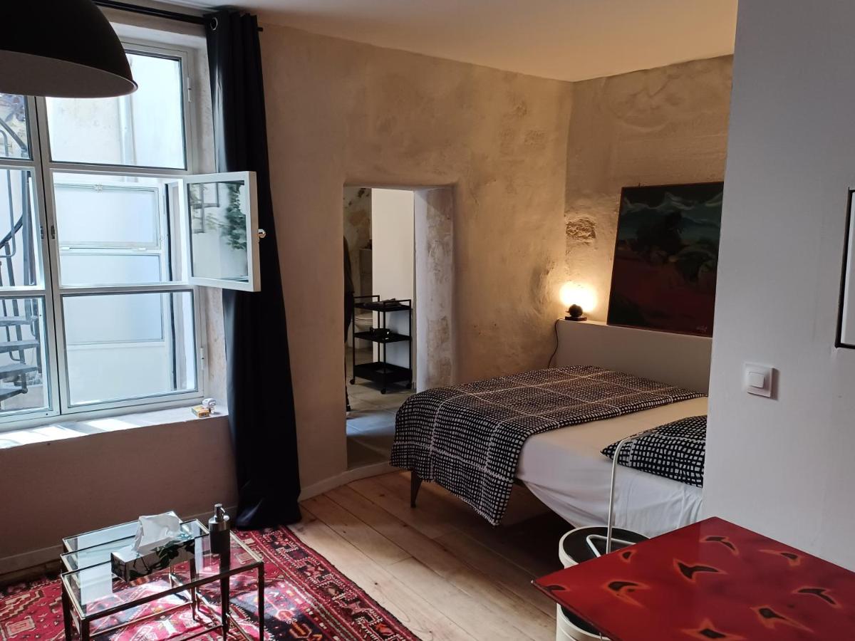 Estudio con vistas al jardín