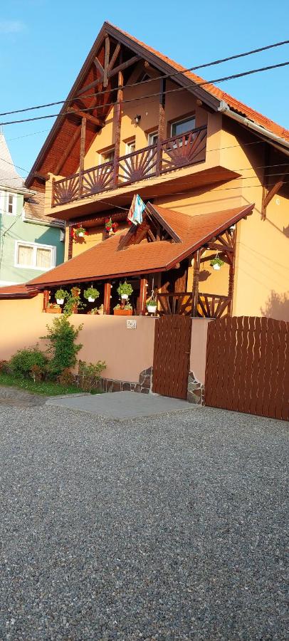 B&B Corund - Lörincz Vendégház - Bed and Breakfast Corund