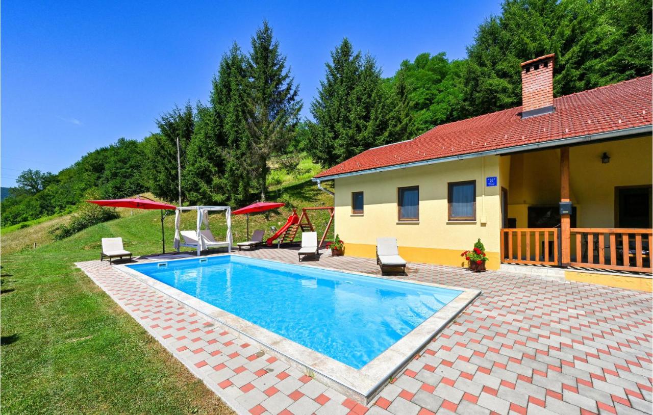 B&B Tuhelj - Beautiful Home In Tuhelj With 4 Bedrooms, Sauna And Outdoor Swimming Pool - Bed and Breakfast Tuhelj