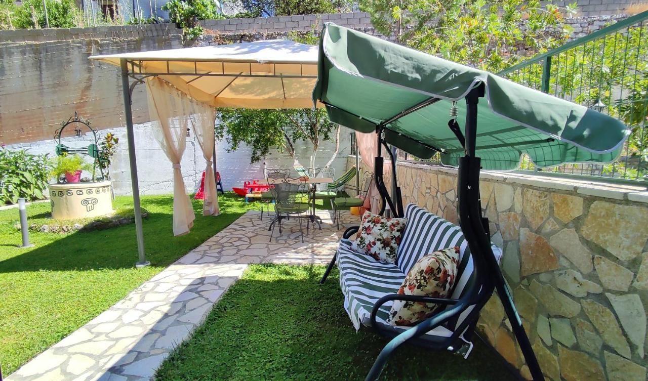 Mpezas Studios - Bed and Breakfast