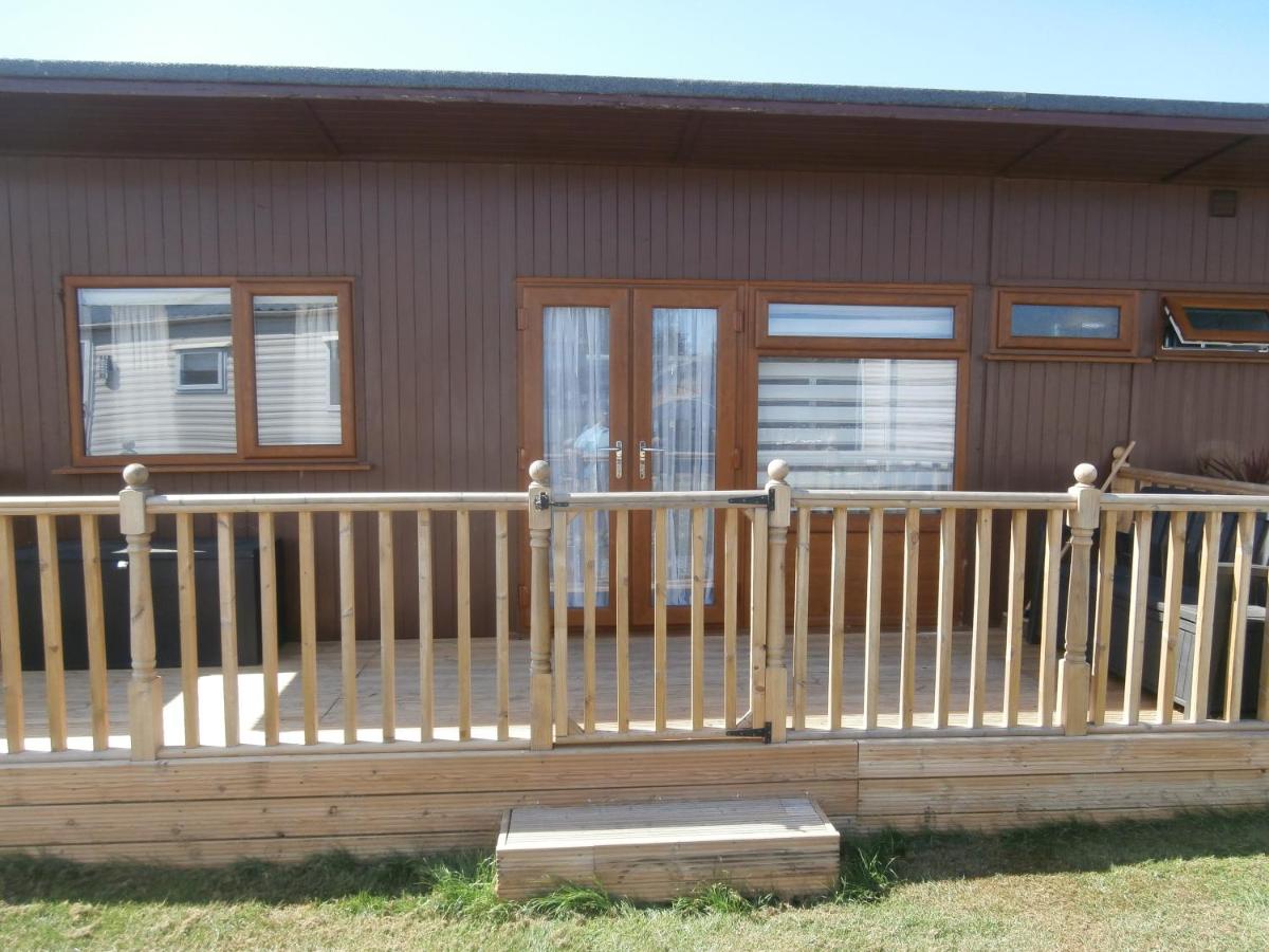 Lovely 2-Bed Chalet in Mablethorpe - B&B